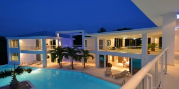 A beautiful 4 bedroom villa built on 2 levels with 2 swimming pools and magnificent sunset views!