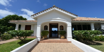 Mer Soleil villa rental, Baie Longue, Terres-Basses, Saint Martin, Caribbean.