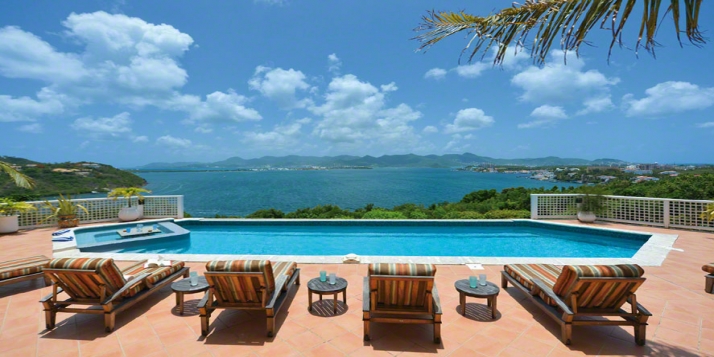 A charming 3 bedroom villa with high quality furniture from Tommy Bahama, spacious swimming pool area, and spectacular views of Simpson Bay, Marigot and the ocean.