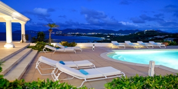 Beaulieu villa rental, Long Bay Beach provides also unforgettable views of the sky by night.