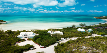 Coccoloba Beach House,Taylor Bay Beach, Providenciales (Provo), Turks and Caicos Islands offers stunning views of Taylor Bay Beach.